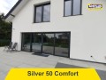 Dom z oknami i założoną folią przeciwsłoneczną silver 50 Comfort drugie ujęcie