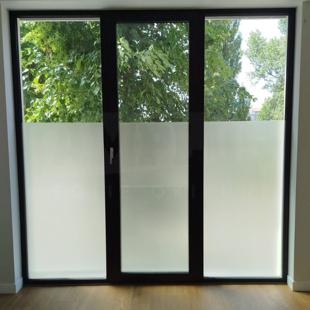 Folia matowa na drzwi balkonowe