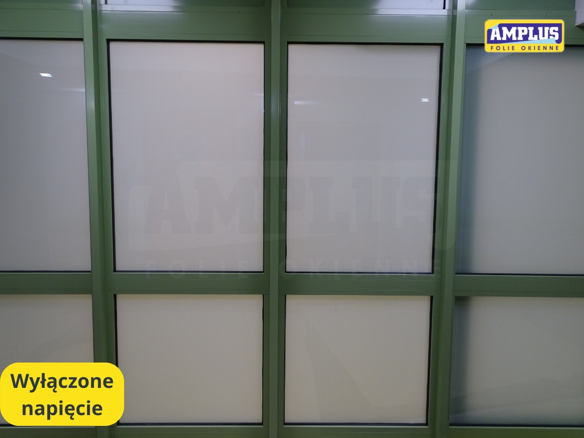 Folia LCD w stanie matowym zapewniająca prywatność w pomieszczeniu