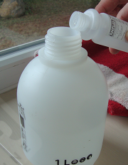 Mixing the window film installation solution
